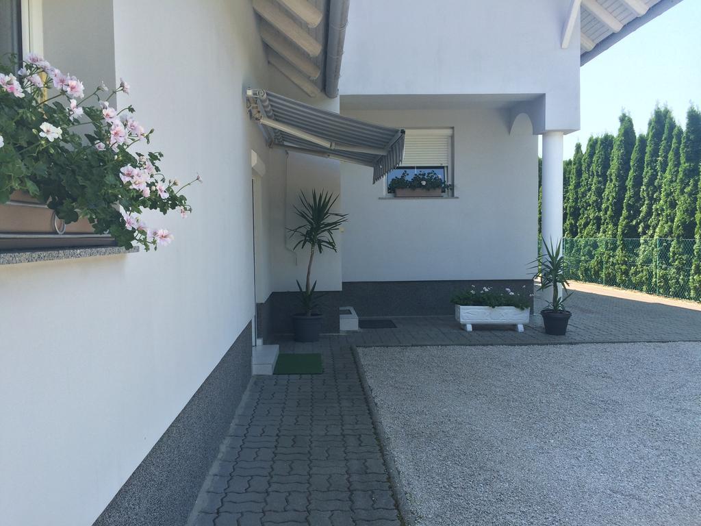 Judit Vendeghaz Bük Exterior foto